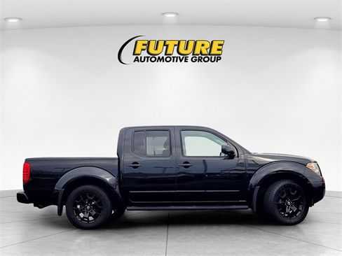 Used 2018 Nissan Frontier SV w/ Value Truck Package image 3