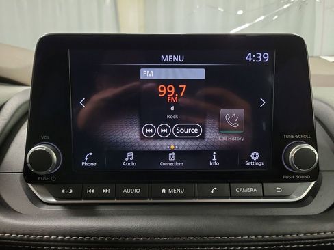 Used 2023 Nissan Rogue S AWD/4WD image 20