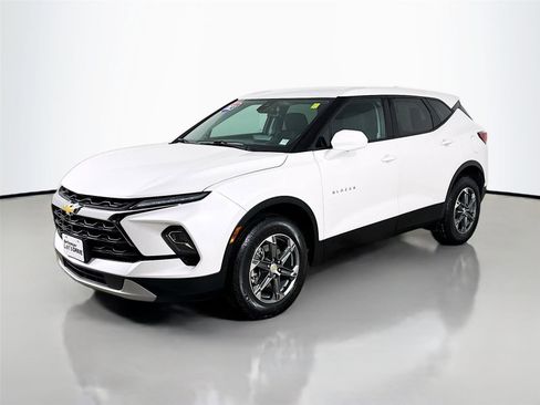 Used 2023 Chevrolet Blazer LT image 4