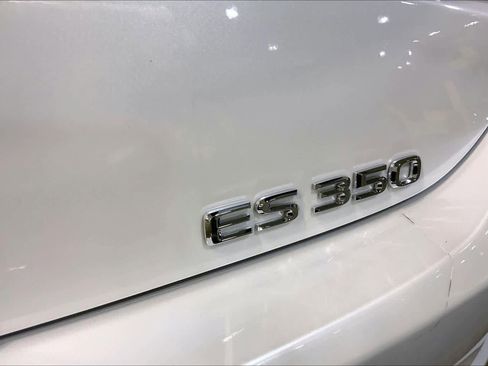 Certified 2022 Lexus ES 350 w/ Premium Package image 9