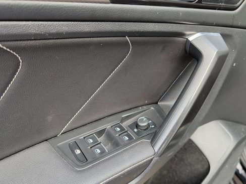 Used 2023 Volkswagen Tiguan SE R-Line image 12