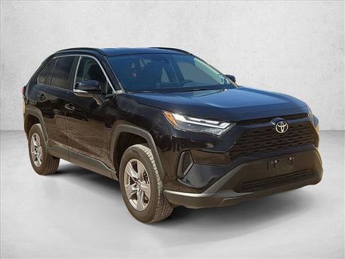 Used 2025 Toyota RAV4 XLE FWD image 3