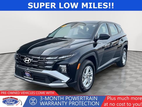 Used 2025 Hyundai Tucson SE AWD/4WD image 1
