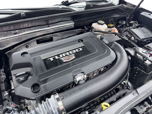 Used 2022 Cadillac XT4 Luxury w/ Cold Weather Package image 19