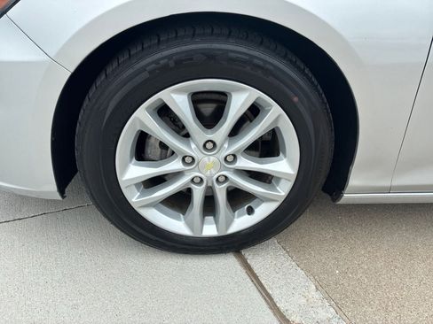 Used 2018 Chevrolet Malibu LT FWD image 11