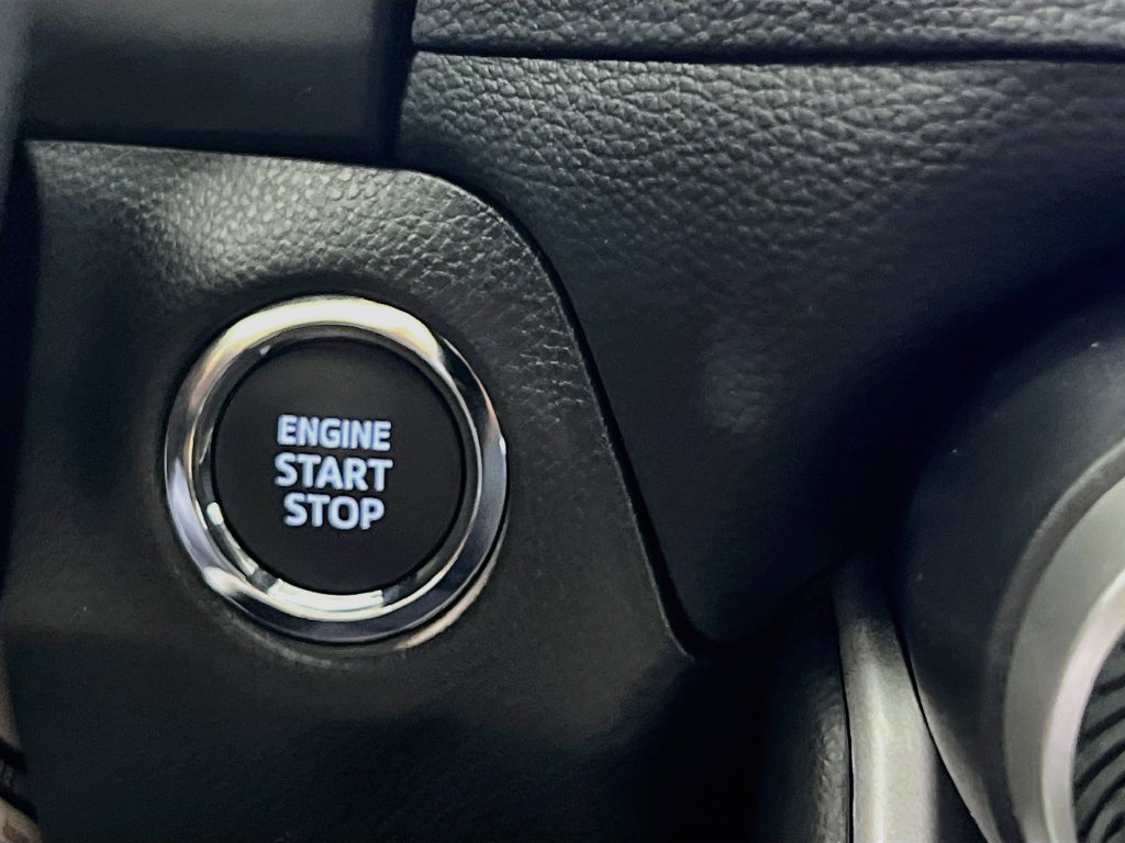 Used 2025 Toyota RAV4 XLE FWD image 22