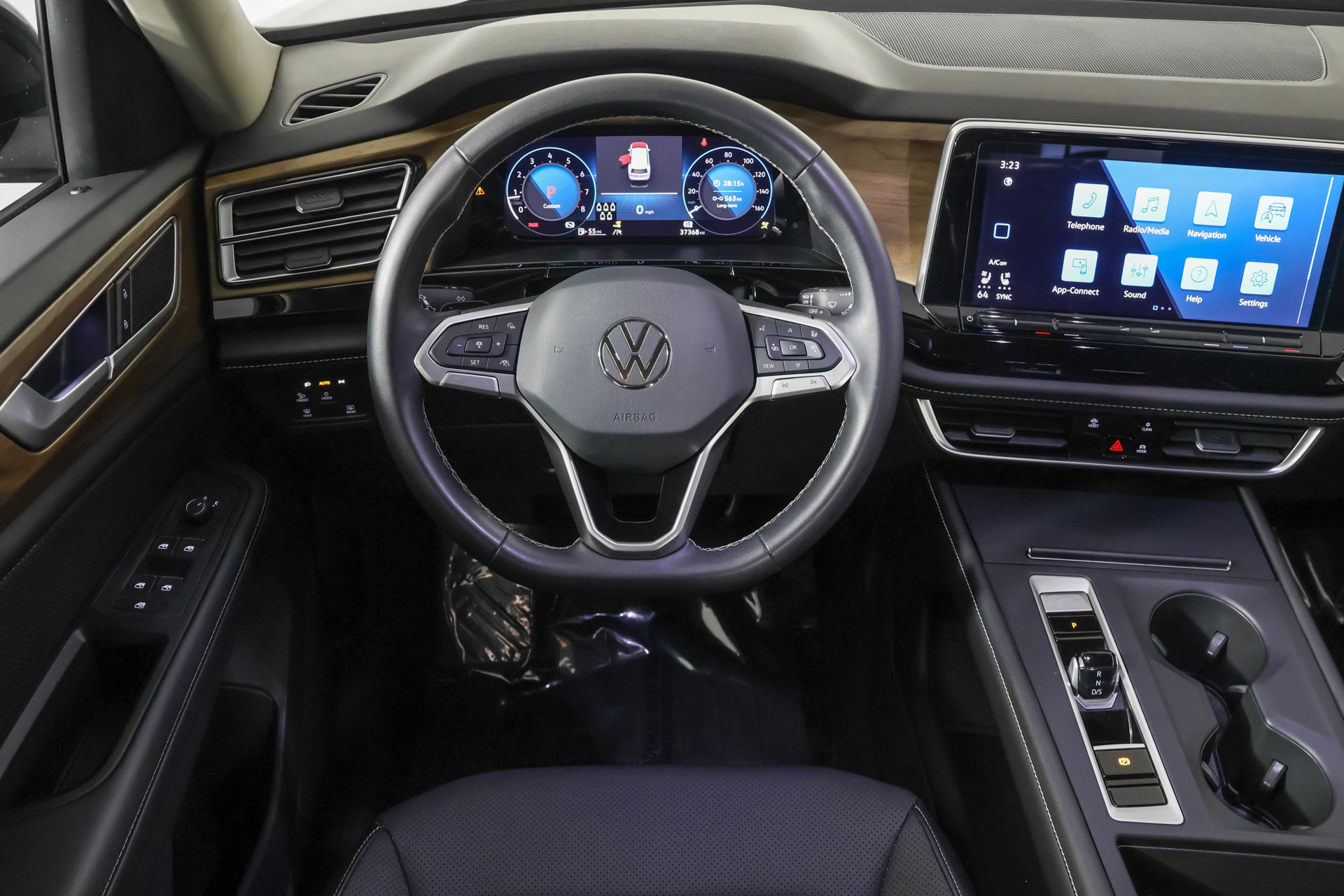Used 2024 Volkswagen Atlas SE AWD/4WD image 38