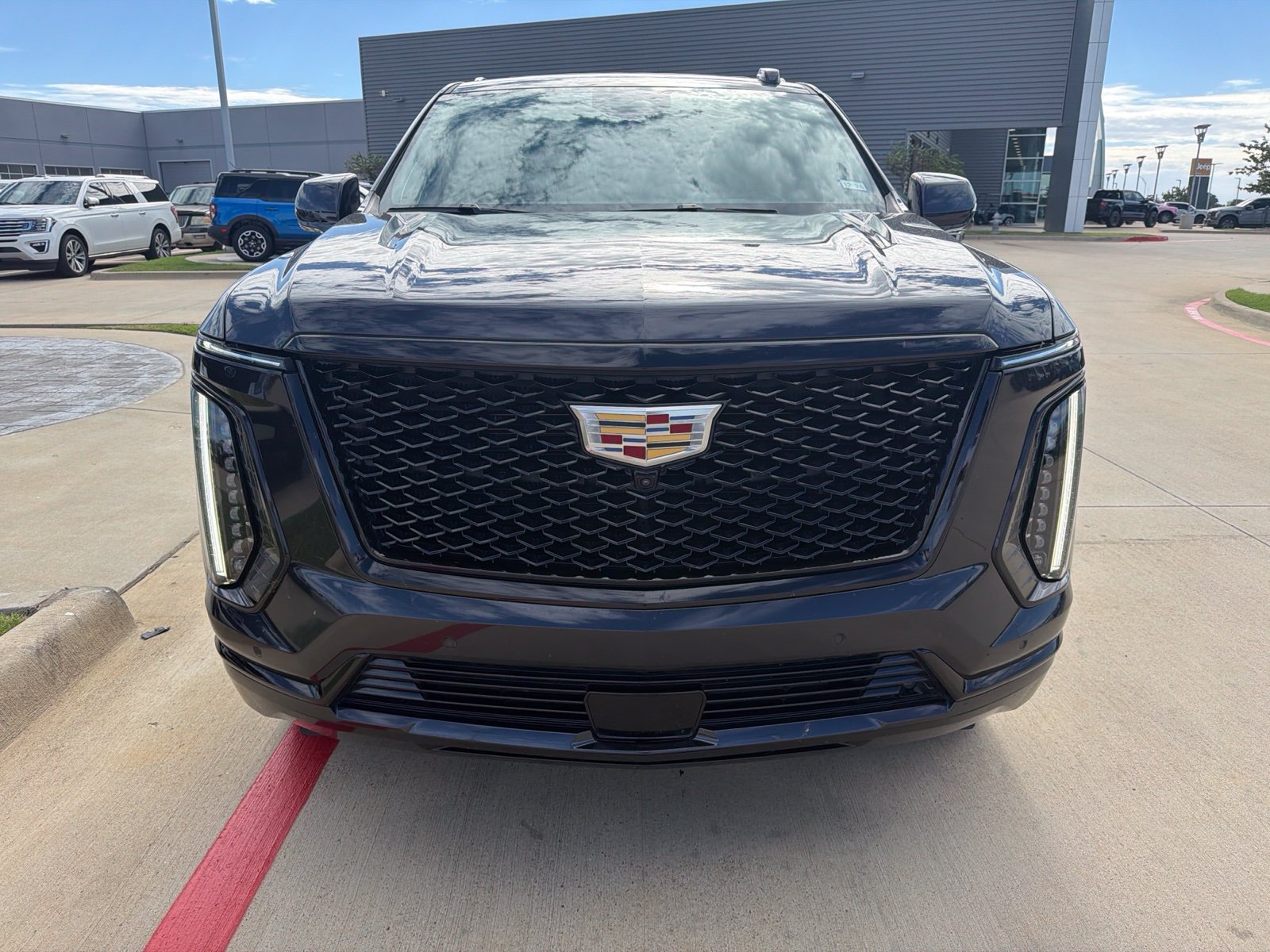 Used 2025 Cadillac Escalade Sport Platinum AWD/4WD image 2