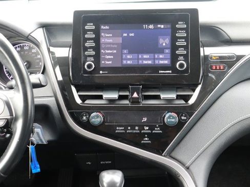 Used 2023 Toyota Camry SE image 14