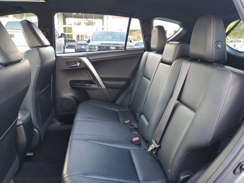 Used 2016 Toyota RAV4 SE image 11