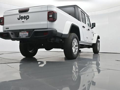 Used 2023 Jeep Gladiator Sport image 51