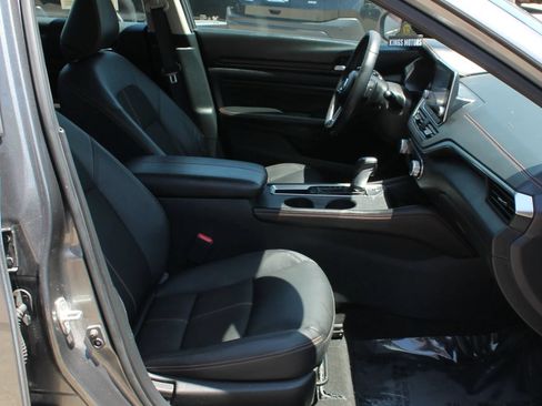 Used 2022 Nissan Altima 2.5 SR FWD image 23