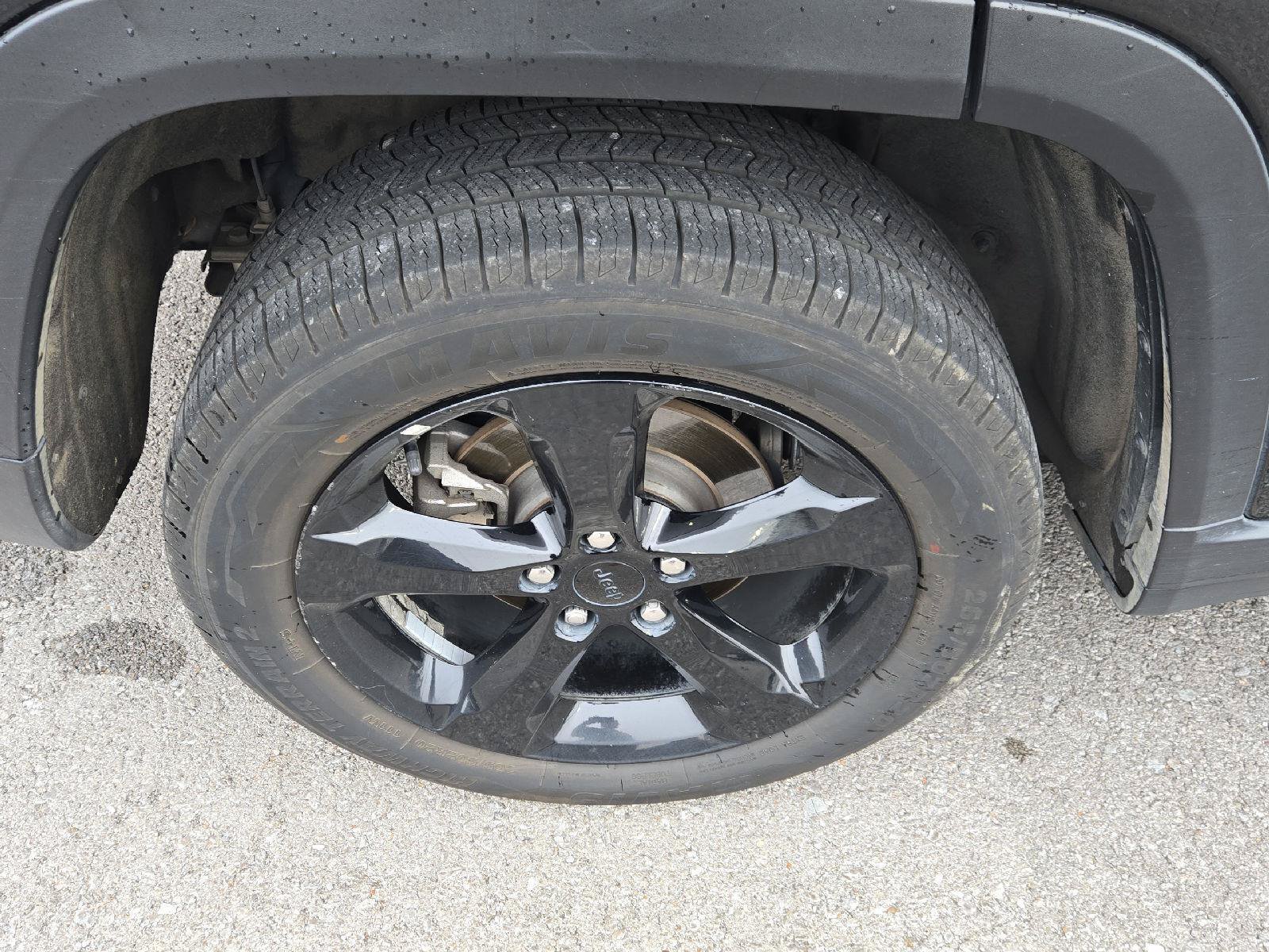Used 2023 Jeep Grand Cherokee Altitude AWD/4WD image 10