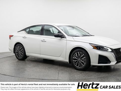 Used 2025 Nissan Altima 2.5 SV FWD image 1