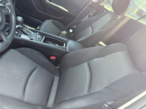 Used 2017 MAZDA MAZDA3 Sport FWD image 3
