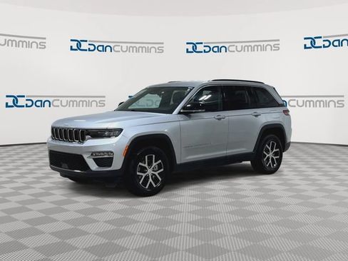 Used 2024 Jeep Grand Cherokee Limited AWD/4WD image 4