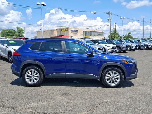 Used 2023 Toyota Corolla Cross LE w/ Moonroof Package AWD/4WD image 8