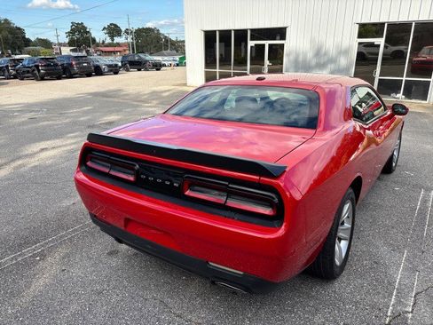 Used 2023 Dodge Challenger SXT image 9