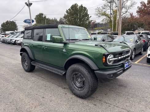 New 2025 Ford Bronco Outer Banks w/ Sasquatch Package AWD/4WD image 35