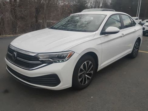 Used 2024 Volkswagen Jetta S image 4