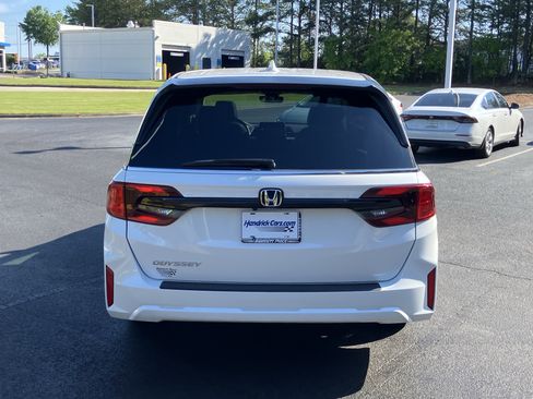 Certified 2025 Honda Odyssey EX-L image 9