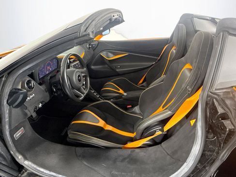Used 2022 McLaren 720S Spider RWD image 37