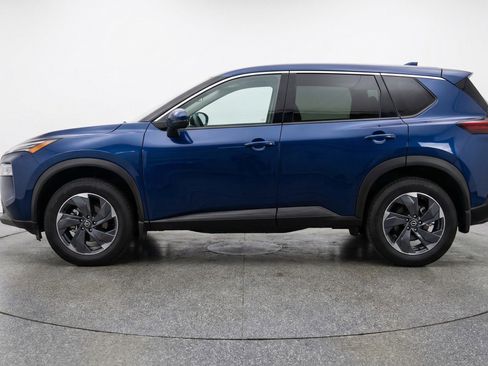Used 2025 Nissan Rogue SV AWD/4WD image 5