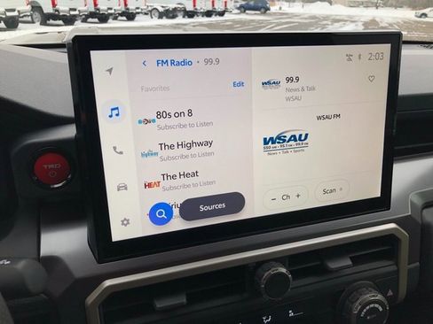 Used 2025 Toyota Tacoma TRD Sport image 9