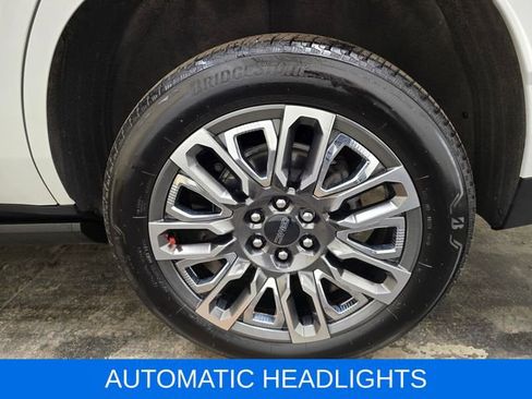 Used 2024 GMC Yukon Denali Ultimate AWD/4WD image 12