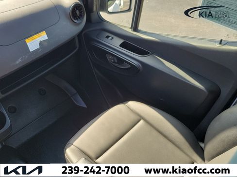 Used 2025 Mercedes-Benz Sprinter 2500 image 15