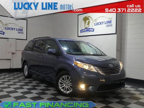 Used 2015 Toyota Sienna XLE FWD image 1