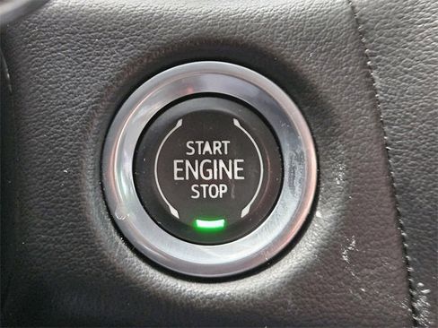 Used 2022 GMC Yukon SLT w/ SLT Premium Package image 21