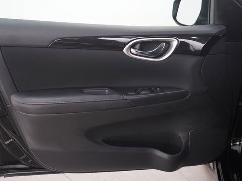 Used 2019 Nissan Sentra SV FWD image 19