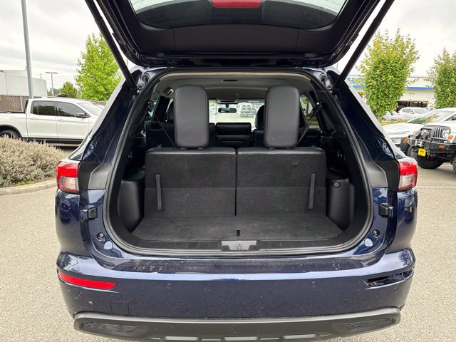 Used 2023 Mitsubishi Outlander SE AWD/4WD image 11