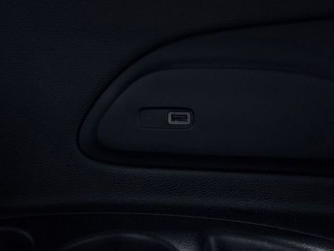 Certified 2025 Chrysler Pacifica Limited FWD image 24