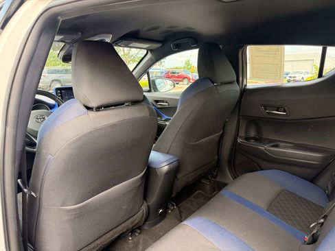 Used 2021 Toyota C-HR XLE FWD image 31
