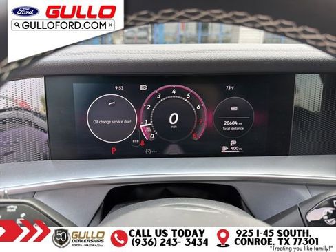 Used 2025 Volkswagen Tiguan SE image 9