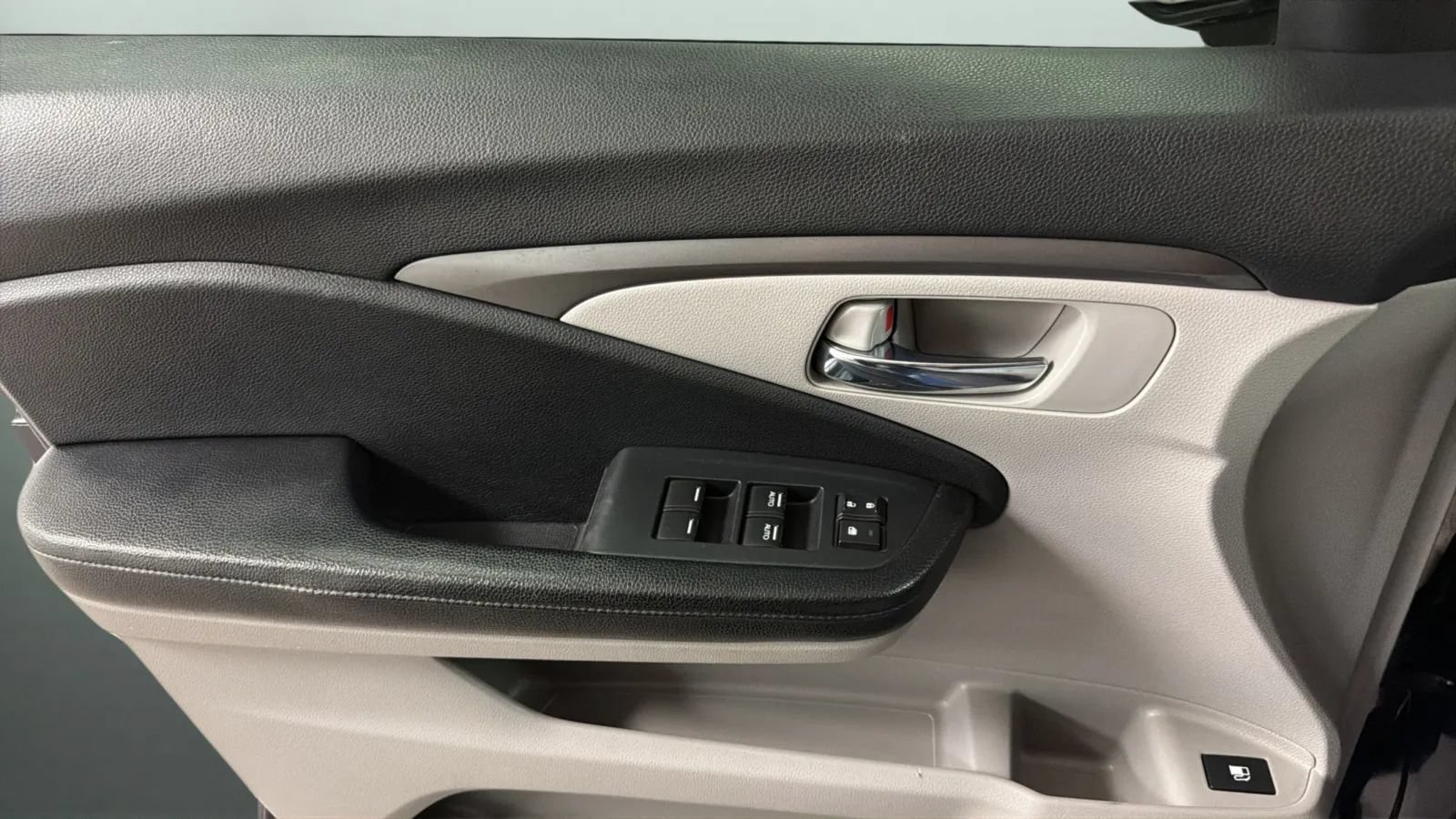 Used 2016 Honda Pilot EX image 17