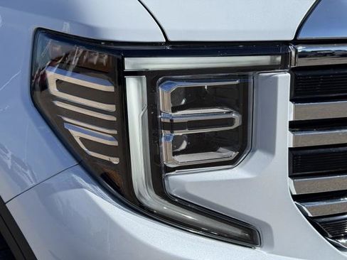 New 2026 GMC Sierra 1500 SLT image 16