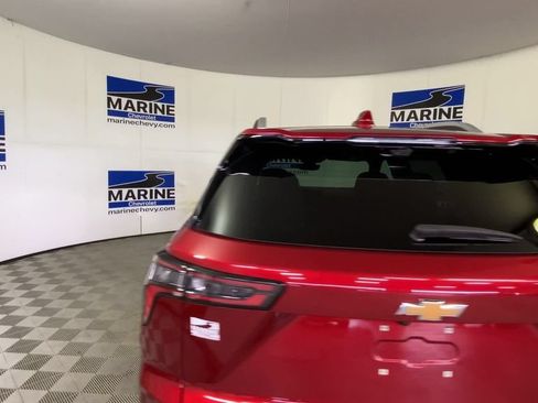 Used 2025 Chevrolet Equinox LT FWD image 9