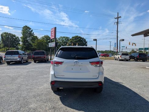 Used 2015 Toyota Highlander Limited FWD image 8