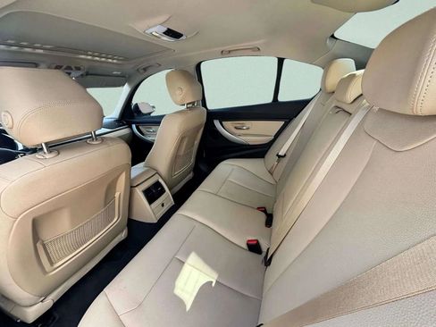 Used 2018 BMW 320i xDrive Sedan w/ Convenience Package image 15