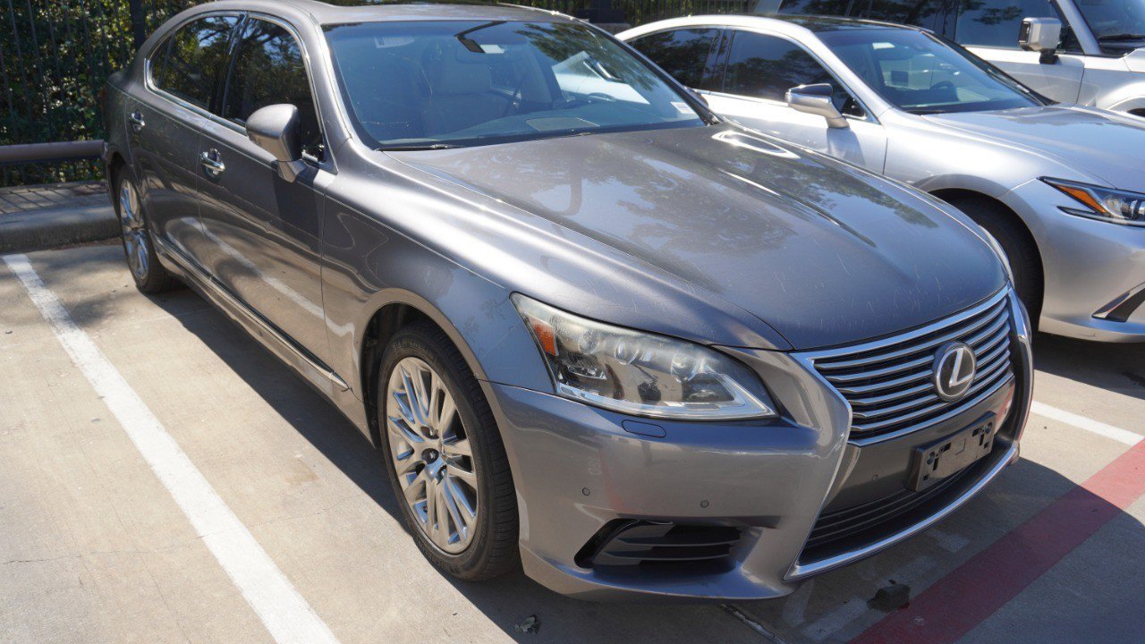 Used 2013 Lexus LS 460 L w/ All-Weather Pkg RWD image 3