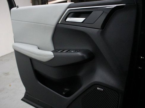 New 2025 Mitsubishi Outlander SE image 15