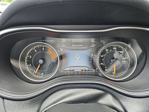 Used 2019 Jeep Cherokee Limited w/ Luxury Group FWD image 15