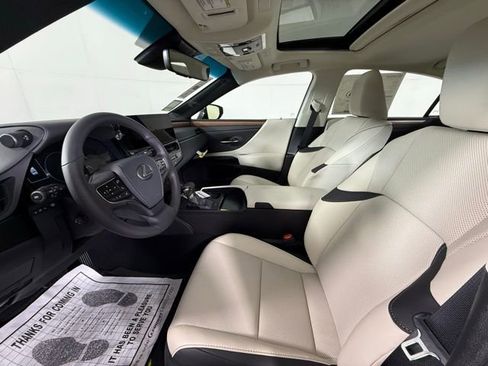 New 2025 Lexus ES 350 w/ Premium Package image 13