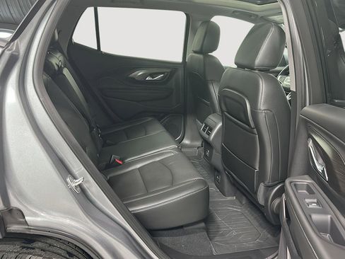 Used 2024 GMC Terrain SLT w/ Infotainment Package II image 30