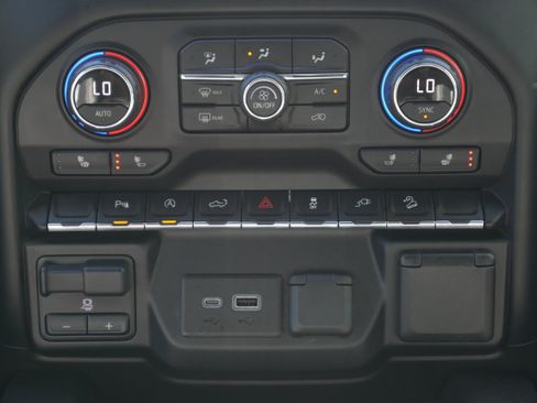 Certified 2021 Chevrolet Silverado 1500 LT Trail Boss w/ Convenience Package II image 18