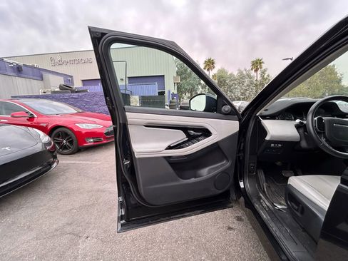 Used 2020 Land Rover Range Rover Evoque S image 8