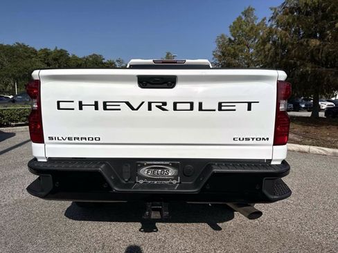 Used 2025 Chevrolet Silverado 2500 Custom w/ Custom Value Package AWD/4WD image 4